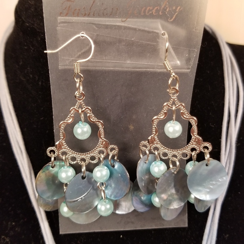 Lustrous Three Blue Shell  Necklace Set - Picture 3 of 5
